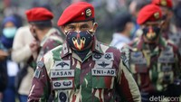 Kapuspen TNI Mayjen Sisriadi mengungkap alasan mengapa Danjen Kopassus diganti. Brigjen Hasan menggantikan Mayjen Nyoman yang kini diangkat menjadi Pangdam XVIII/Kasuari di Papua Barat.