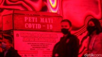 Kepala Dinas Ketenagakerjaan, Transmigrasi, dan Energi (Disnakertrans) Provinsi DKI Jakarta Andri Yansyah mengatakan, apabila dari 11 sektor itu ada yang melakukan pelanggaran, maka akan ditindak. Andri menegaskan, sektor yang dikecualikan kerja dari rumah wajib menerapkan kapasitas 50 persen.