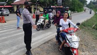 Jika merunut ke belakang, Anies pertama kali menerapkan PSBB total pada April 2020. Saat itu, kegiatan perkantoran dihentikan, gedung sekolah ditutup, ojek online dibatasi, hingga warga tidak boleh berkerumun. Bahtiar Rifai/detikcom  