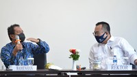 Begini aksi Wamenhan saat berbincang dengan Rektor IPB perihal ketahanan pangan dalam menghadapi pandemi COVID-19 yang berkepanjangan. Foto: dok. IPB