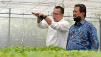 Kedatangannya kali ini langsung disambut oleh Rektor Institut Pertanian Bogor (IPB) DR. Arif Satria. Kehadirannya tak lain dan tak bukan untuk melihat ketahanan pangan.  Foto: dok. IPB