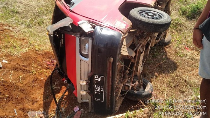 Dua orang tewas akibat minibus terguling di ruas jalan Tol Cisumdawu
