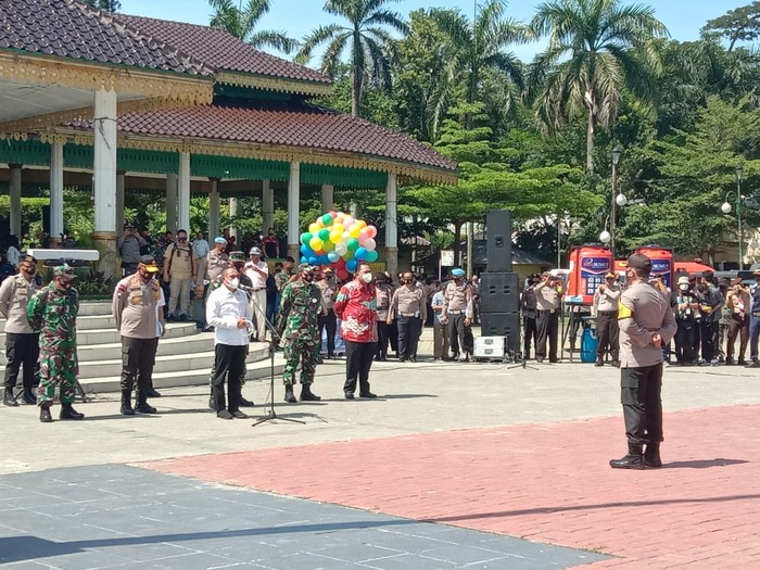 Edy Rahmayadi di Lapangan Merdeka (Ahmad Arfah-detikcom)