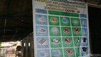 Jakarta juga saat ini dibayang-bayangi dengan kekurangan kapasitan rumah sakit untuk menangani Corona serta kekurangan area pemakaman khusus pasien Corona.