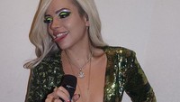 Lily Allen adalah penyanyi berusia 35 tahun asal London yang terkenal lewat hitsnya yakni Smile. Dok. Instagram/lilyallen