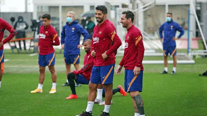 Lionel Messi dan Luis Suarez Lionel Messi dan Luis Suarez dalam latihan di markas Barcelona, Rabu (9/9/2020).