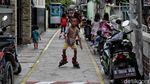 Melihat Keseharian Warga di Kawasan Zona Merah Ibu Kota