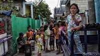 Terkait dengan diterapkannya kembali PSBB ketat di kawasan Ibu Kota Jakarta, Satgas Penanganan COVID-19 menyatakan penerapan pembatasan sosial berskala besar (PSBB) adalah respons dari status kedaruratan kesehatan masyarakat. Satgas COVID-19 menilai Pemprov DKI Jakarta memutuskan menerapkan PSBB ketat karena ada peningkatan kasus selama dilakukan pelonggaran (PSBB transisi).