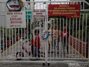 33 Warga Jakbar Positif COVID Dibawa ke Wisma Atlet, 1 Suspek Omicron