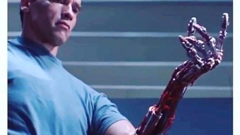 Tangannya abis, kayak Spongebob dong pas adegan cuci tangan sebelum bikin krabby patty. Foto: Singapore Guide Book