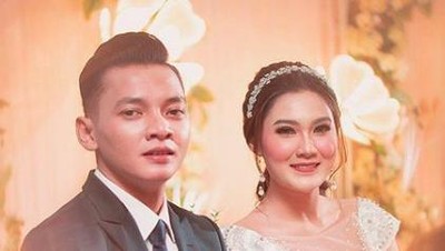 Foto Pernikahan Nella Kharisma dan Dory Harsa