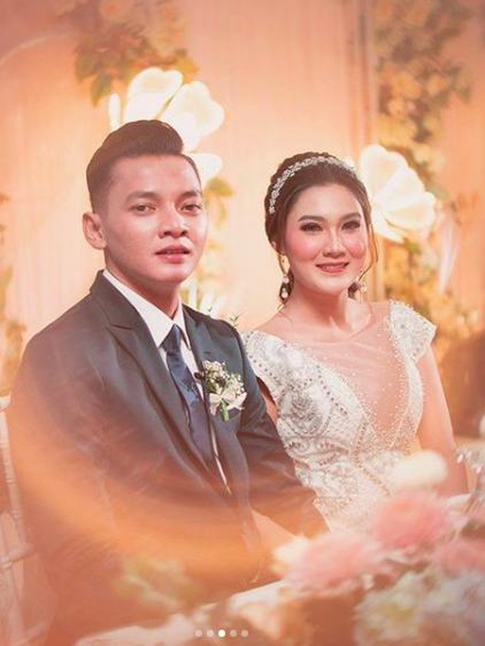 Nella Kharisma dan Dory Harsa Nella Kharisma dan Dory Harsa sudah menikah