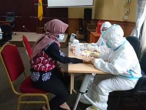 Seluruh Pegawai Pemkot Cilegon Jalani Rapid Test Corona