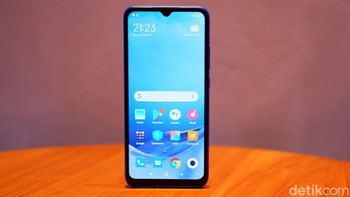 Redmi 9C mengusung layar IPS LCD berukuran 6,53 inch. Punya resolusi 720 x 1.600 pixel dan mengadopsi rasio 20:9. Foto: Adi Fida Rahman/detikINET