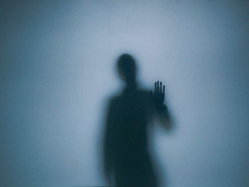 Rumahnya Berhantu, Wanita Ini Temukan Sosok Seram di Dapurnya