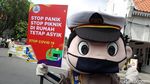Semar hingga Gatotkaca Bagi-bagi Masker di Malioboro