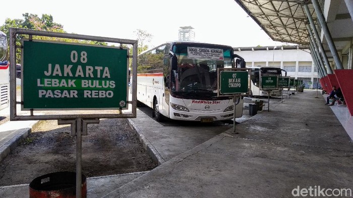 Terminal di kuningan tunggu kebijakan pembatasan angkutan ke DKI