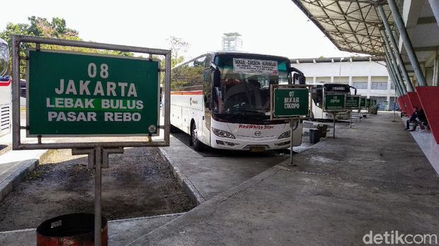 Terminal di kuningan tunggu kebijakan pembatasan angkutan ke DKI