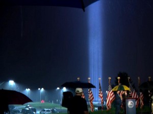 Cahaya Kembar Terpancar di Pentagon Kenang Tragedi 9/11