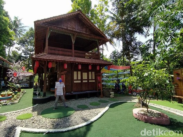 Adapun Desa Bahasa Borobudur sebenarnya merupakan lembaga pendidikan bahasa Inggris yang didirikan mantan pengasong di candi Borobudur, Hani Sutrisno. Adapun Desa Bahasa Borobudur sebenarnya merupakan lembaga pendidikan bahasa Inggris yang didirikan mantan pengasong di candi Borobudur, Hani Sutrisno.