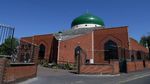 Inggris Izinkan Masjid Tetap Beroperasi