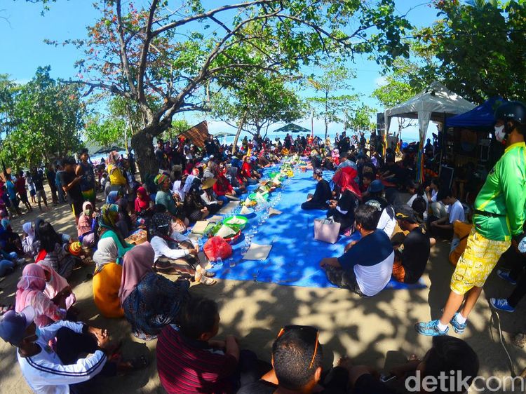 Potret Kemeriahan Hajat Laut Pangandaran