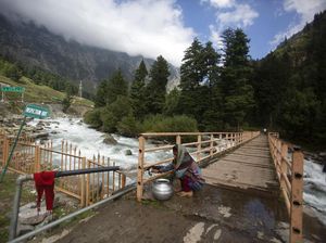 Pesona Kashmir di Balik Pegunungan Himalaya