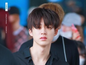 B.I Gabung Agensi Coldplay hingga Billie Eilish