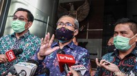 KPK ingin sengkarut kasus yang melibatkan Djoko Tjandra menjadi satu kesatuan yang utuh. Sebab, saat ini ada beberapa perkara yang menjerat Djoko Tjandra yang ditangani Polri maupun Kejagung.