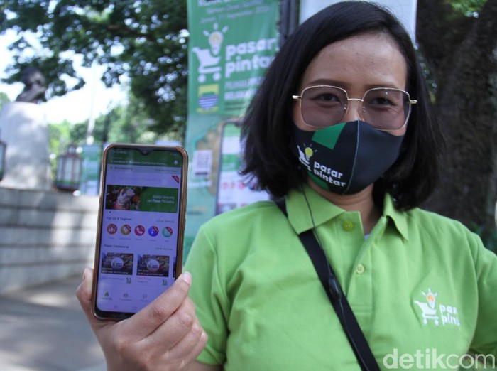 Launching aplikasi Pasar Pintar di Bandung.