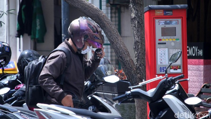 Seperti ini penampakan mesin parkir yang terbengkalai di sejumlah ruas jalan di Kota Bandung, Jawa Barat, Jumat (11/9/2020). Seperti diketahui, mesin parkir ini diresmikan oleh Ridwan Kamil, mantan Wali Kota Bandung yang kini menjabat sebagai Gubernur Jabar tahun 2017 lalu.