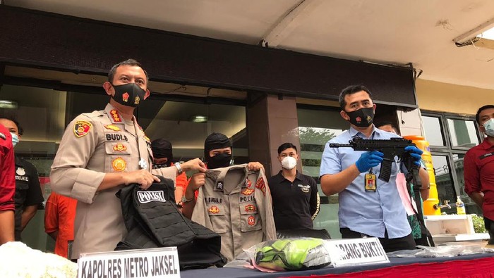 Polisi gadungan pemeras warga di Jaksel ditangkap