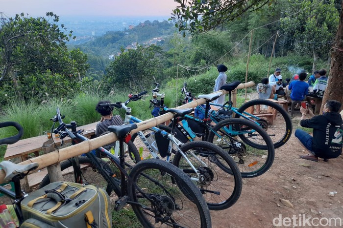 Rute sepeda Warung Nangka, Dago Atas, Bandung Rute sepeda Warung Nangka, Dago Atas, Bandung