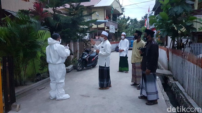 Santriwati yang terpapar virus Corona di Ponpes Salafiyah Parappe di Kabupaten Polewali Mandar bertambah menjadi 18 orang. (Abdy Febriady/detikcom)