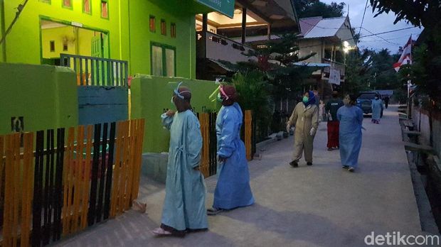 Santriwati yang terpapar virus Corona di Ponpes Salafiyah Parappe di Kabupaten Polewali Mandar bertambah menjadi 18 orang. (Abdy Febriady/detikcom)