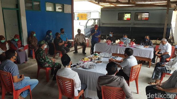 Santriwati yang terpapar virus Corona di Ponpes Salafiyah Parappe di Kabupaten Polewali Mandar bertambah menjadi 18 orang. (Abdy Febriady/detikcom)