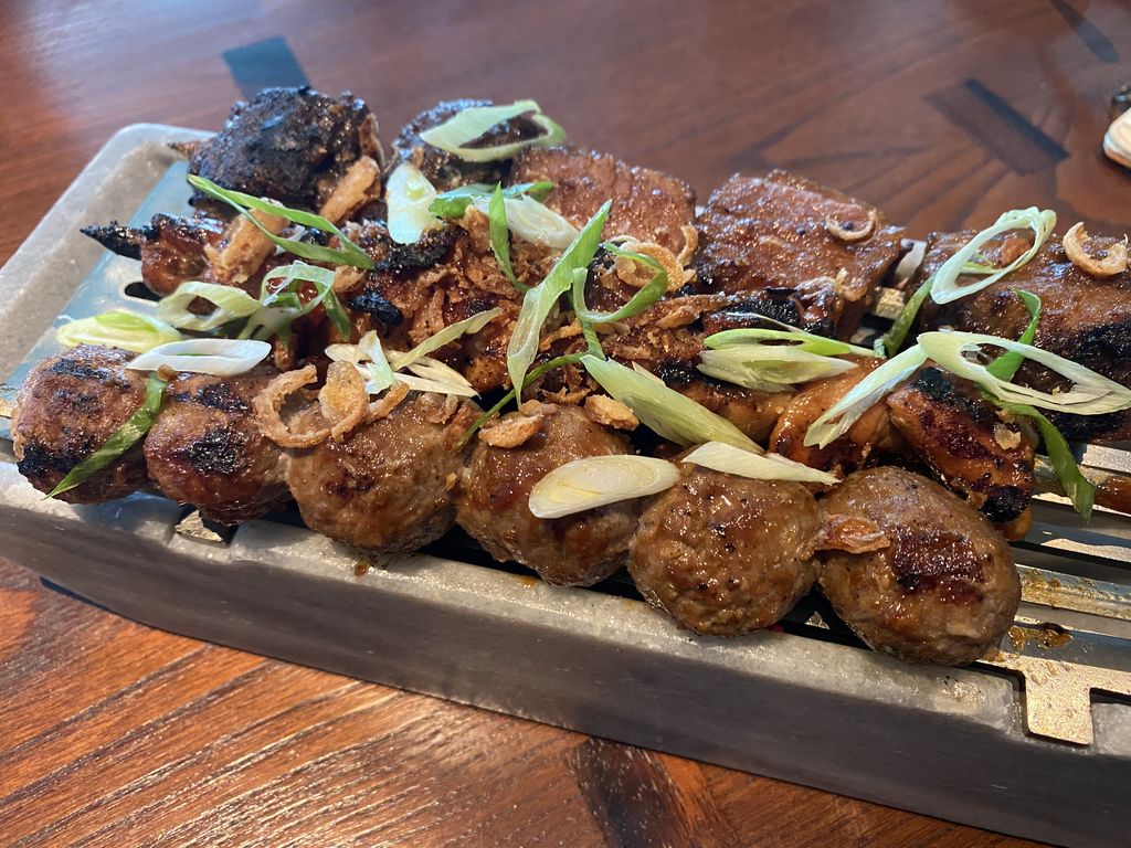 Sate Maranggi Tomahawk hingga Pecel Bertabur 'Edible Flower'