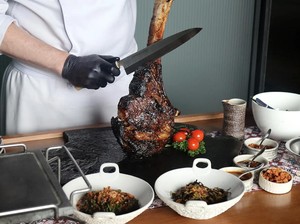 Di Sini Ada Sate Maranggi Tomahawk hingga Pecel Bertabur Edible Flower
