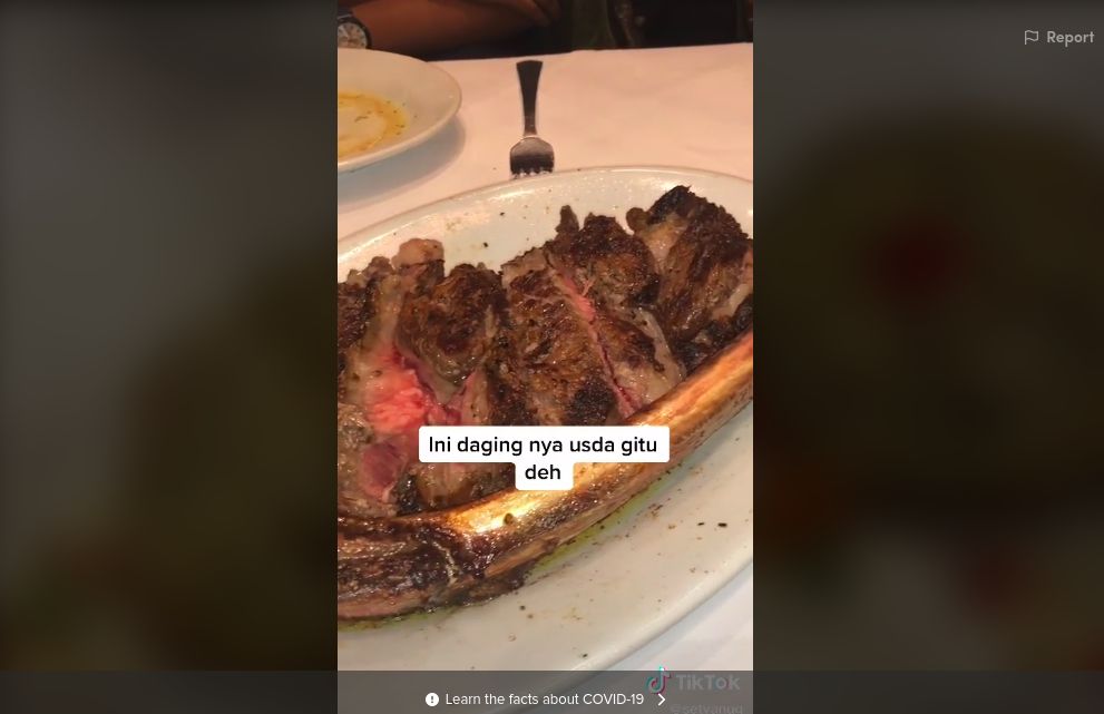 Selain Daging Rp 50 Juta, Netizen Ini Makan Bakso Kaki Lima Pakai Rolex!