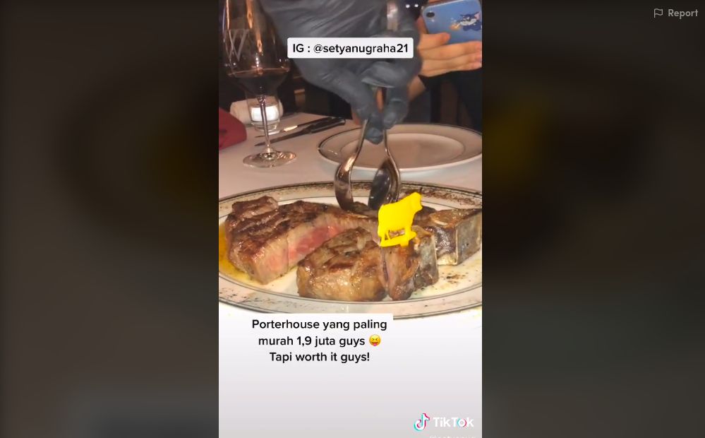 Selain Daging Rp 50 Juta, Netizen Ini Makan Bakso Kaki Lima Pakai Rolex!