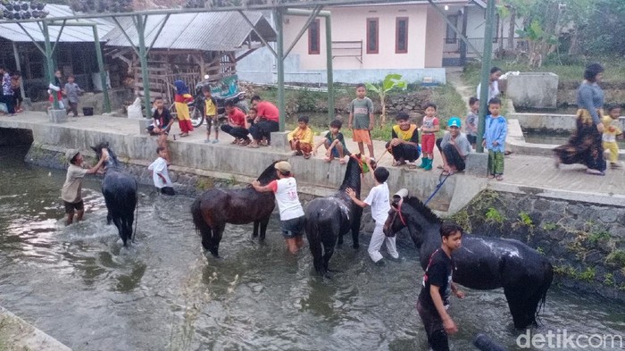 Sungai keramat bagi kuda di kuningan