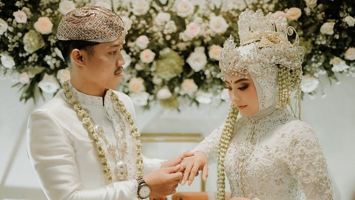 Pernikahan Nadya dan Reza