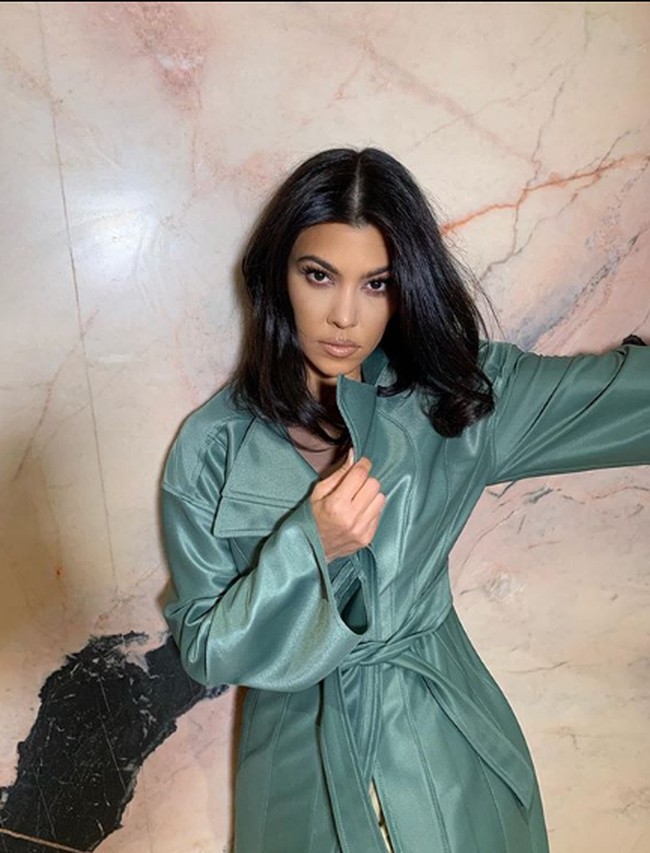 Perubahan gaya Kourtney setelah 14 tahun di 2020. Foto: Instagram