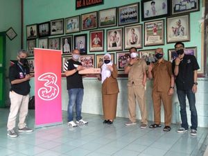 Tri Bagi-bagi Kuota Internet 30 GB untuk Siswa dan Guru