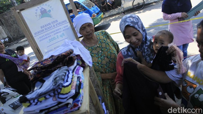 Warga cijerah berbagi setiap jumat