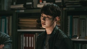 Yoon Shi Yoon yang memiliki berat badan 67 kg memilih menu sarapan pangsit tahu dan asparagus yang terbuat dari dada ayam dan udang. Foto: dok. OCN