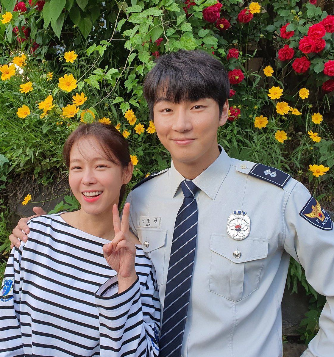 Yoon Shi Yoon & Kyung Soo Jin di Train
