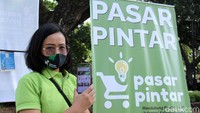 Peluncuran aplikasi Pasar Pintar dilakukan di Balai Kota Bandung, Jumat (11/9/2020).