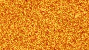Liquid Sunshine karya Alexandra Hart dari Inggris memenangkan kategori Our Sun. Foto: Alexandra Hart/Astronomy Photographer of the Year