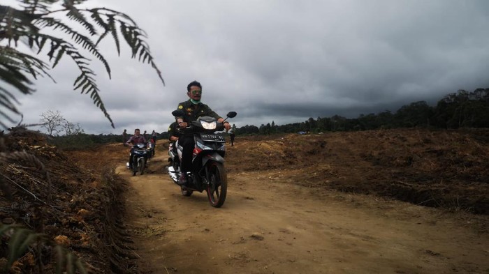Menteri Pertanian Syahrul Yasin Limpo meninjau lahan pengembangan  lumbung pangan di Desa Ria-Ria, Kabupaten Humbang Hasundutan, Sumut.